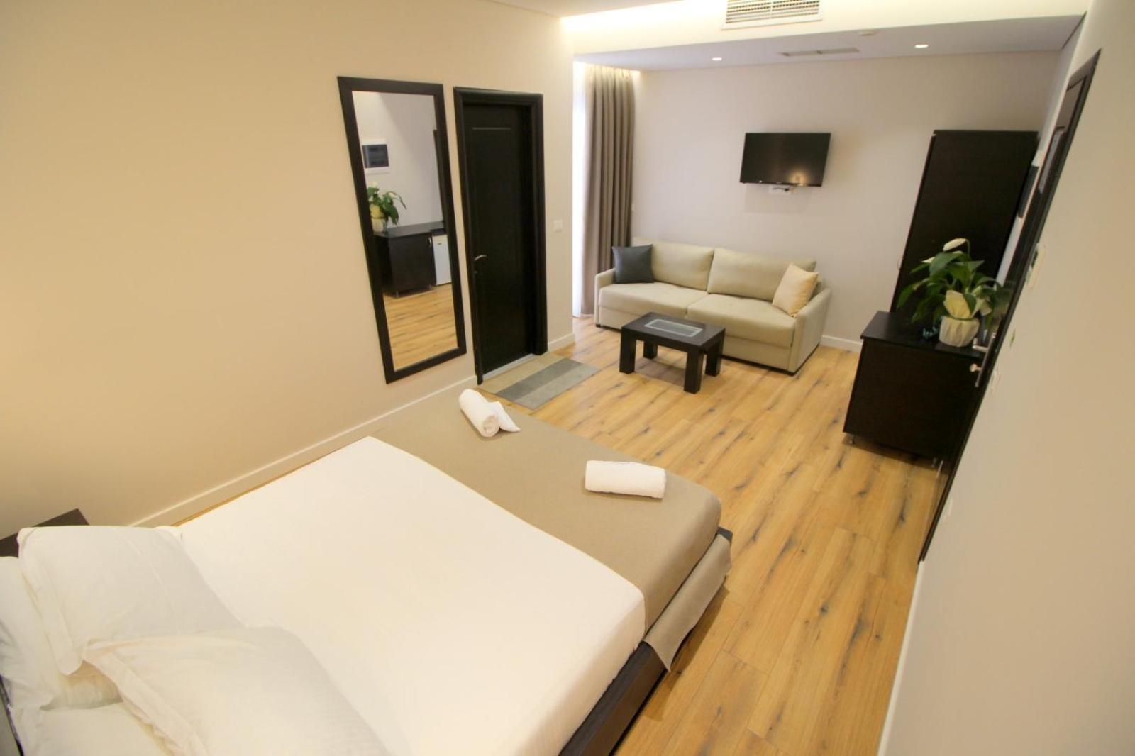 Hotel Strora Sarandë Eksteriør billede